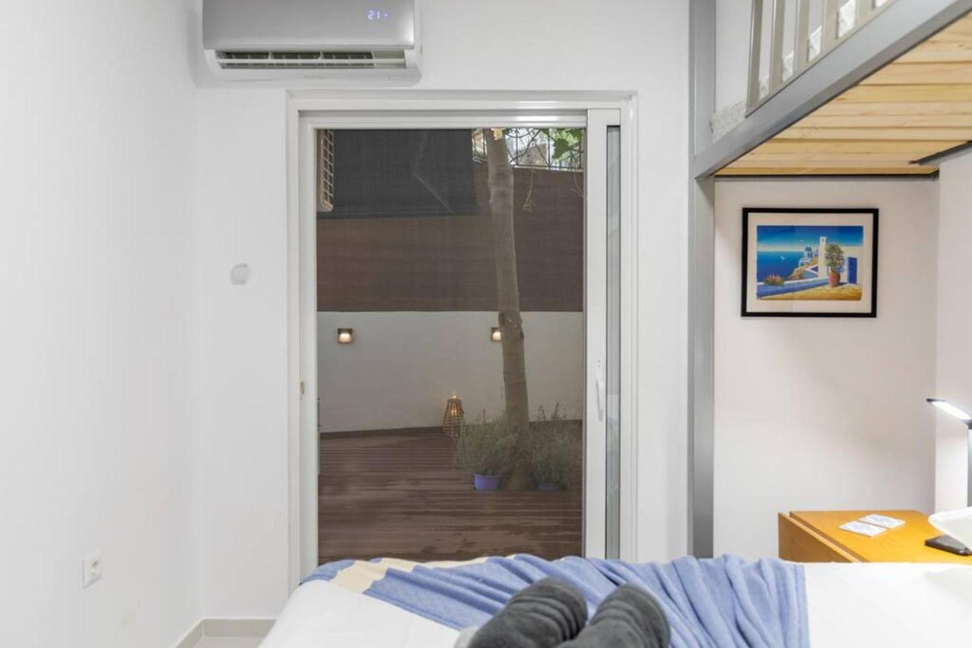 Backyard Modern House Nea Smyrni