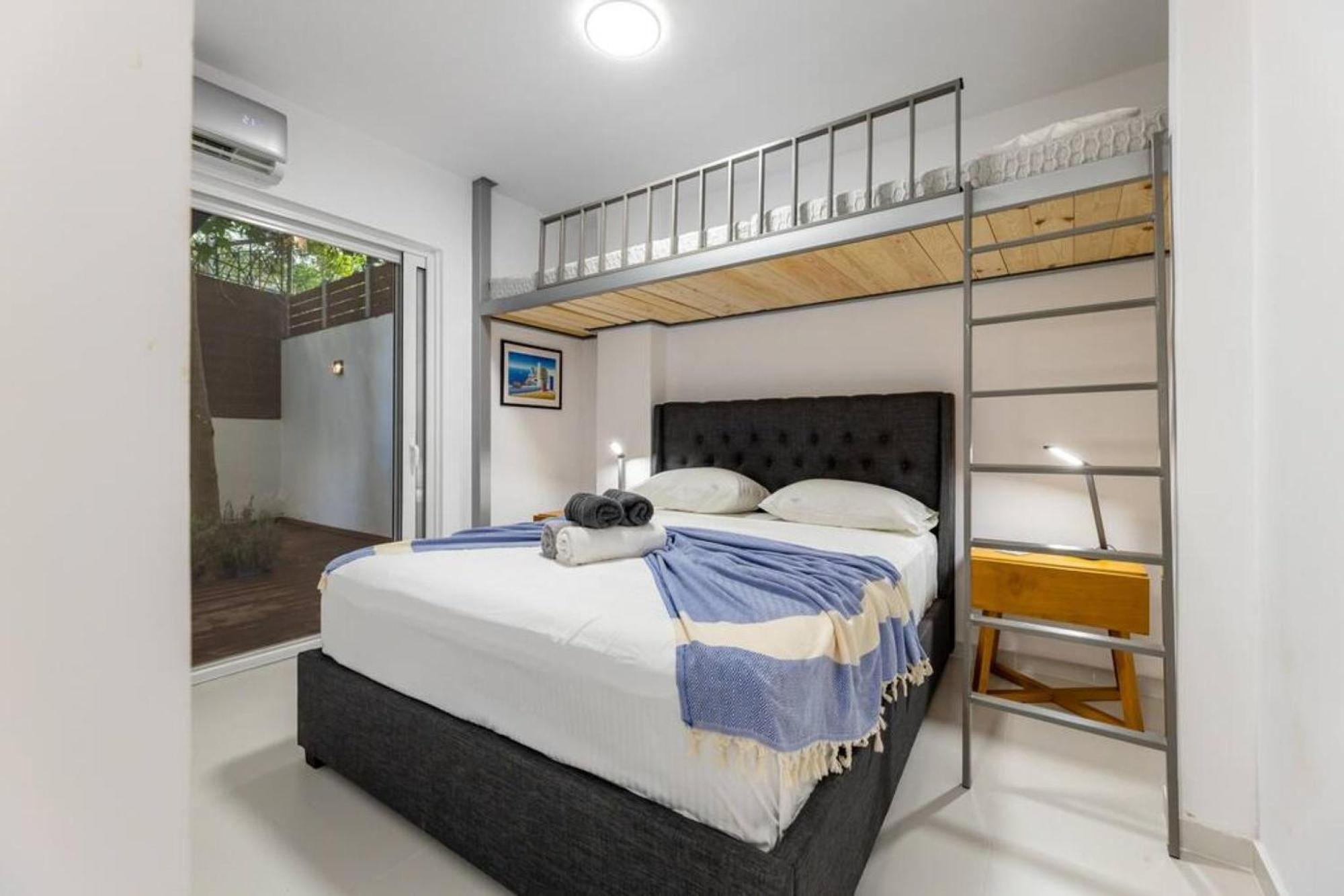 Backyard Modern House Nea Smyrni Athens
