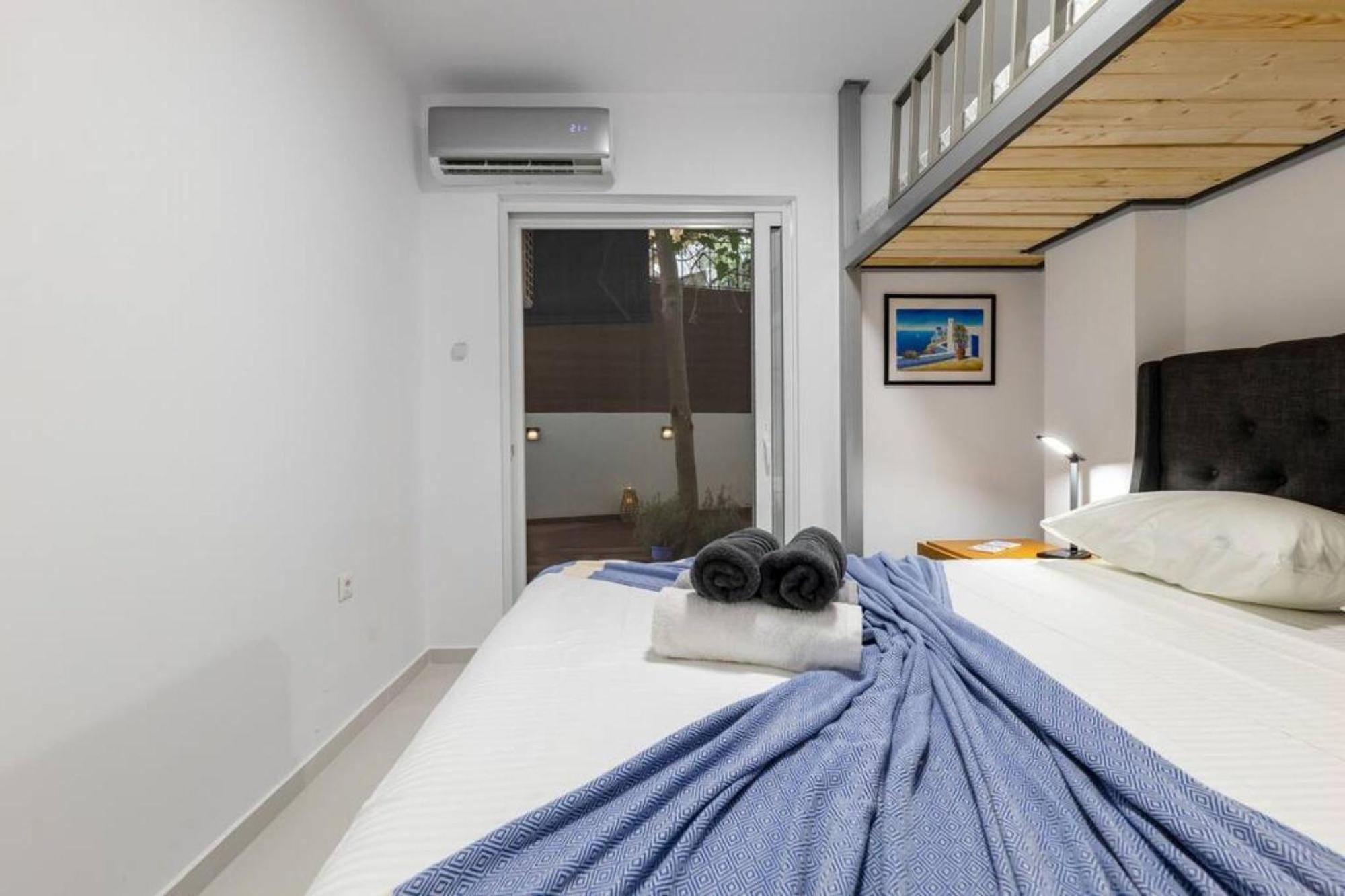 Backyard Modern House Nea Smyrni Apartment